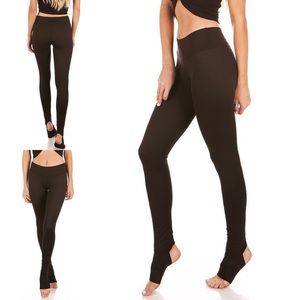 MIKA YOGA WEAR Kaya Stirrup Legging